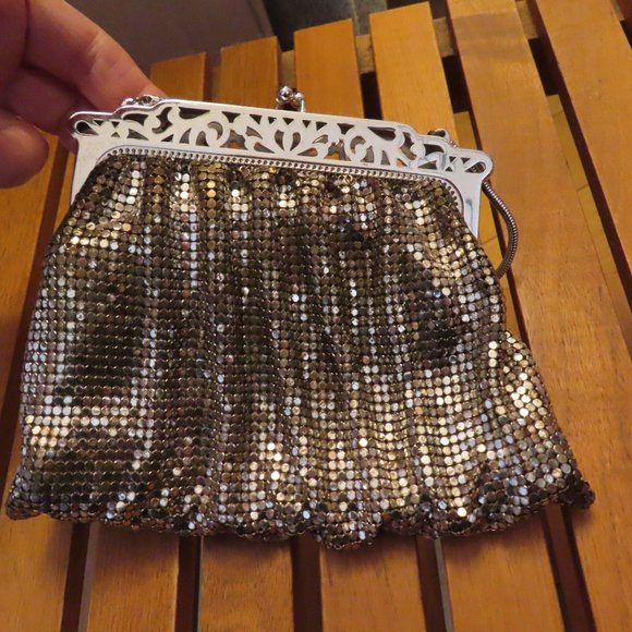 Vintage Sterling Silver  Frame and Beaded Evening Purse. - Picture 6 of 6
